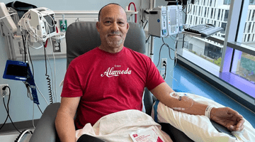 Fost pompier cu cancer în stadiul 4, pus să strângă bani pentru tratament. Asigurarea nu acoperă chimioterapia și imunoterapia