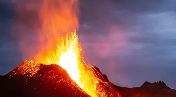 Alertă MAE pentru românii care merg în Italia. Restricții după intensificarea activității vulcanului Etna