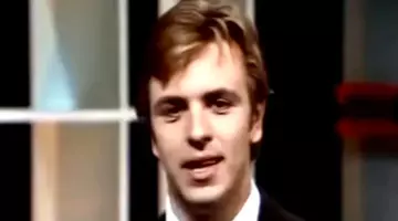 De nerecunoscut! Cum arăta unul dintre cei mai îndrăgiți artiști, la începutul carierei