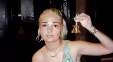 Cu greu o mai recunoști acum pe această artistă. E celebră, dar nu mai arată deloc așa. Mulți nu își dau seama cine este