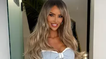 Cum arăta Bianca Drăgușanu când a apărut prima dată la tv, la emisiunea „Din Dragoste”. Nu avea nicio operație estetică