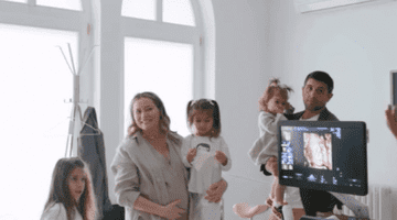 Wow! Cel mai important ANUNȚ-FULGER de ultimă oră de la mama-eroină Laura Cosoi! Da, da, da, este adevărat, Laura tocmai a...
