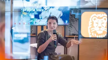 Cum se simt tinerii când „gura lumii” are mereu ceva de spus?