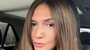 Abia împlinise 18 ani, dar cucerise deja România! Așa arăta Adela Popescu în urmă cu 20 de ani, la debutul din „Numai iubirea”