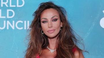 A purtat o rochie spectaculoasă tip sirenă, dar a fugit de fotografi: De ce s-a mișcat Mădălina Ghenea la Cannes „ca un infractor căutat”