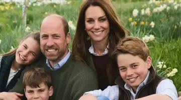 Detaliul neașteptat observat la picioarele lui Kate Middleton: Afecțiunea pe care a ținut-o ascunsă sub pantofii de lux a ieșit la iveală când s-a descălțat