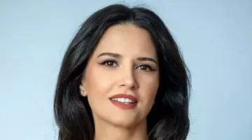 Iulia Pârlea, apariție incendiară pe plajă! Prezentatoarea PRO TV a pozat fără inhibiții, iar fanii au reacționat imediat: „Ești superbă!” [GALERIE FOTO]