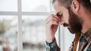 Testosteronul nu scade doar din cauza vârstei. Cele 6 lucruri banale din casă care îți pot sabota hormonii
