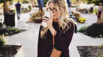 Aceasta este cea mai NESĂNĂTOASĂ cafea din comerț! Milioane de oameni o beau în fiecare dimineață