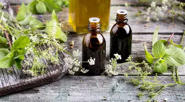 Pericolul ascuns al tratamentelor naturiste. Medicii oncologi povestesc ce au văzut la pacienții cu cancer