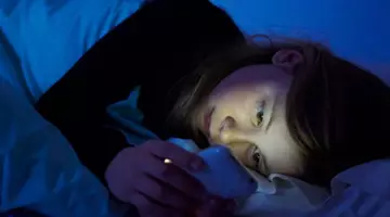 5 setări ale telefonului pe care trebuie să le schimbi pentru a reduce oboseala ochilor