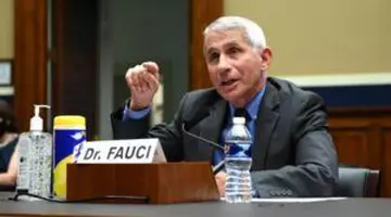 „Ar putea provoca avort spontan?” Mesajul lui Anthony Fauci despre vaccinul COVID în sarcină declanșează noi controverse