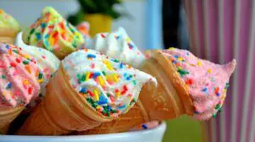 Ai poftă constantă de dulce? 10 cauze care NU țin doar de voință