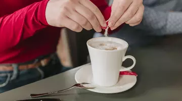 Îndulcitorul recomandat diabeticilor pentru cafea. Nu crește glicemia și are zero calorii, potrivit nutriționiștilor