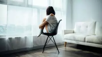 Tratament revoluționar pentru depresia rezistentă. Femeie cu depresie cronică vindecată prin T3 fără efecte secundare