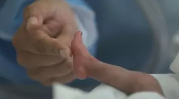 Miracol medical: un bebeluș care cântărea cât 2 felii de pâine, a reușit să supraviețuiască deși s-a născut la 24 de săptămâni