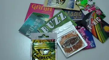 Etnobotanicele se vând acum pe rețele de socializare, consumul a explodat și legea tot nu poate fi aplicată