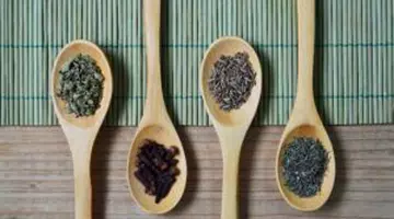 Medic: O lingură pe zi din acest condiment scade glicemia şi topeşte grăsimea