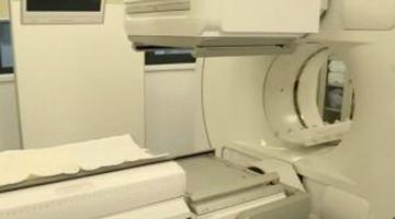 „Am avut o tumoare care îmi mânca oasele. Semnele care m-au făcut să implor medicii să mă consulte”