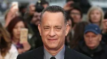 Tom Hanks organizează o petrecere înainte de colonoscopie. Ritualul inedit care încurajează prevenția