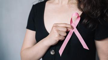 Consumul frecvent de alimente bogate în flavonoide pot reduce riscul de cancer de sân. Studiul care a urmărit peste 93.000 de femei