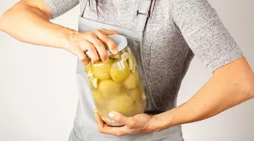 Scapi obiectele din mână și nu mai poți deschide borcanele? Poate fi un semnal de alarmă