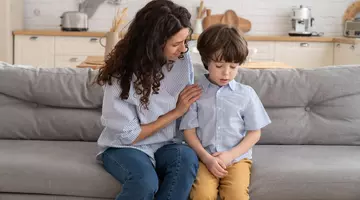 Copilul tău de 9 ani spune tot mai des „Nu”? Psihologii explică de ce apare această schimbare