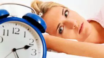 Te trezești mereu la 3 dimineața și nu mai poți adormi? Doi medici explică ce se întâmplă în corp