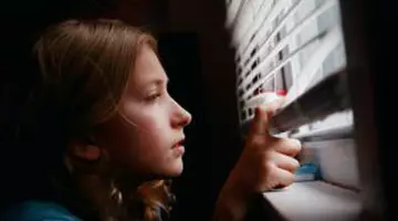 Singurătatea poate „fura” până la 6 ani de viață sănătoasă. Studiu: lipsa conexiunilor poate afecta grav sănătatea după 40 de ani