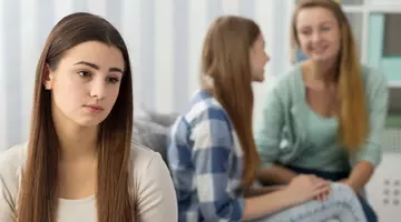 Avertisment pentru părinți: 10 tipuri de prieteni de care adolescenții ar trebui să se ferească