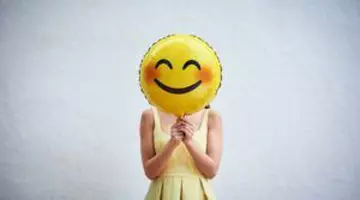 Cum îți crești serotonina, „hormonul fericirii”, în mod natural. Ce funcționează cu adevărat