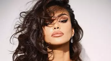 Mădălina Ghenea i-a înnebunit pe fanii săi! Cum a apărut bruneta  în cea mai provocatoare ședință foto