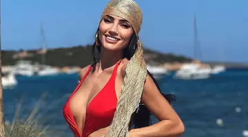 Andreea Sasu, imagini incendiare după ce a ieșit din spital! A pozat din nou provocator. Așa l-a cucerit pe Philipp Plein