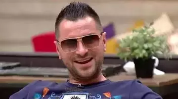 Cine își mai aduce aminte de Fizz?  A vândut celebra haină de blană și s-a retras din muzică. E total schimbat acum
