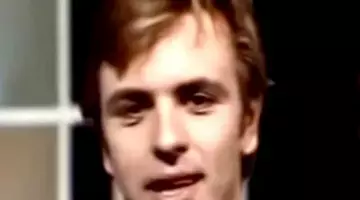 De nerecunoscut! Cum arăta unul dintre cei mai îndrăgiți artiști, la începutul carierei. Imaginile care arată cât de mult s-a schimbat