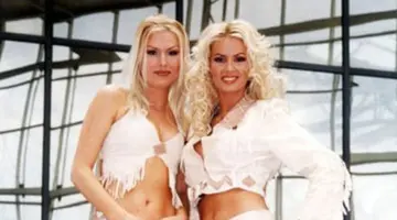 Cum arată acum Cristina Rus la 45 de ani, după ce a dispărut din showbiz în urmă cu mai mulți ani. Apariție rară alături de Andreea Bănică, fosta colegă din trupa Blondy