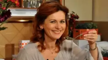 Îți mai aduci aminte de Simona Mihăescu, fosta prezentatoare a emisiunii „Rețeta de acasă”? Cum arată astăzi și cu ce se ocupă după ce a părăsit televiziunea