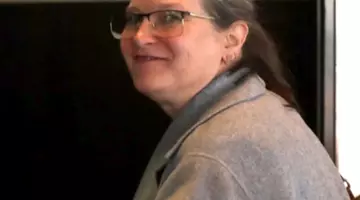 În anii ‘90 era una dintre cele frumoase actrițe din lume și juca în cele mai populare filme! O recunoști în cele mai recente imagini surprise de paparazzi? A lăsat actoria în urmă. Cu ce se ocupă acum