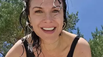 Cum arată Monica Bîrlădeanu în costum de baie la 47 de ani. A făcut furori la piscină! Imaginile sunt incendiare