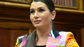 Elena Băsescu e schimbată total, la 45 de ani! Cum arată acum fiica cea mică a fostului președinte Traian Băsescu. Ultimele imagini cu aceasta