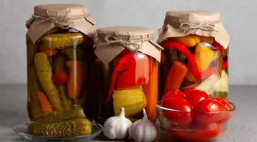 Diferența dintre murături în oțet și în saramură – care sunt mai bune