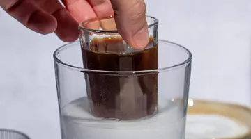 Ce este Espresso Tonic Bomb, băutura virală pe Tiktok