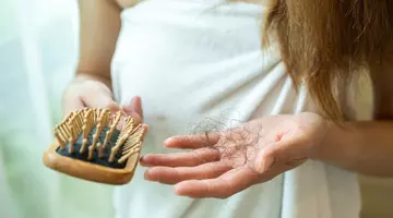 De ce cade părul mai mult toamna și când ar trebui să te îngrijorezi