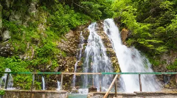 Cascada Urlătoarea Bușteni – legende și curiozități despre cascada din Bucegi