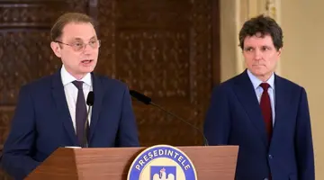 Ce s-a aflat acum despre familia lui Luca Niculescu, noul premier al României. Detalii neștiute din trecutul familiei sale au ieșit la iveală