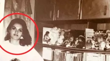 Uită-te bine la tânăra din imagine. Azi e una dintre cele mai cunoscute femei din România! Admirată de unii, criticată dur de alții, drumul ei a fost clar. A plecat de jos și nu s-a oprit până când nu a obținut tot ce și-a dorit. Spune drept, ți-ai dat seama cine e în poză? O vezi des la TV!