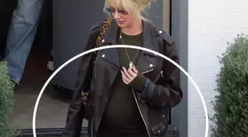 Wooow, ce veste!! O să fie din nou mamă la 47 de ani!! Felicitări!!