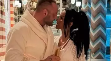 „Am fost păcălită și tu nu ești cine pretinzi că ești!” Wow, ce scandal!! Vedeta s-a iubit cu un „milionar” care era, de fapt, un impostor! Bărbatul avea doar 13 lei în cont! Cum a ieșit totul la iveală