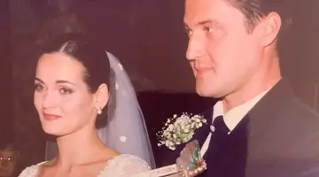Îi recunoști? Sunt de 20 de ani împreună și ne predau o lecție importantă despre iubire. Mulți români îi admiră! Au doi băieți și i-au crescut cum au putut ei mai bine, chiar dacă la început au fost foarte săraci