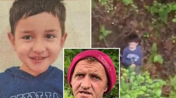 Doctorii nu l-au putut dezbrăca, în ambulanță, pe Alexandru, după ce a fost găsit în pădure, pentru că „hainele erau lipite pe el. De apă și noroi”, a povestit tatăl. Ce au decis părinții copilului, după ce băiatul s-a întors acasă